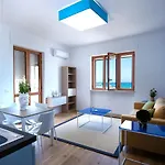 Sea View By Professione Vacanze Διαμέρισμα *